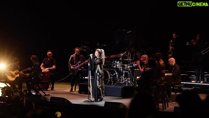 Kelly Clarkson Instagram - Can’t wait for tonight! #chemistryvegas #chemistry Bakkt Theater