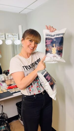 Kelly Clarkson Instagram - Rob’s Backstage Popcorn has a new look and even bolder flavor! You can find my favorite, Kelly’s Classic BBQ at a Walmart or Albertsons near you!