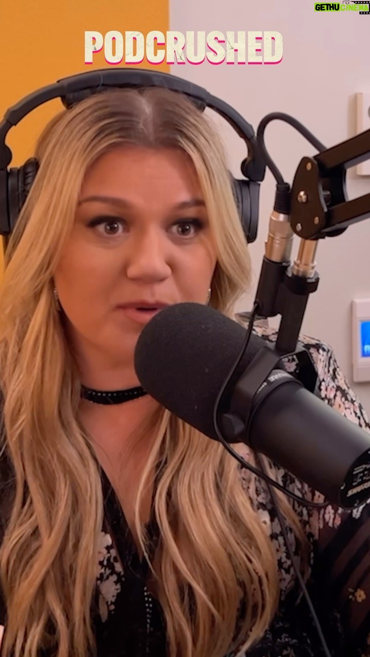 Kelly Clarkson Instagram - Stopped by to chat with @podcrushed to talk #chemistry, life, and so much more! Listen now wherever you stream podcasts.