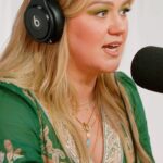 Kelly Clarkson Instagram - I went in with one idea... and came out with a totally different perspective while writing it. You can hear more #behindthesong of #lighthouse in my episode with @ZaneLowe on @AppleMusic. #chemistry