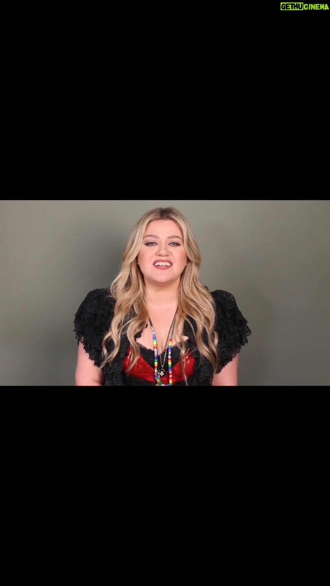 Kelly Clarkson Instagram - I’m going LIVE with @talkshoplive on Thursday, May 25th (that’s tomorrow, y’all!) to talk about my new album #chemistry and answer some questions! Tune in at 3:30pm ET/12:30pm PT to pre-order your autographed album. RSVP here at the link in my bio.