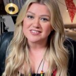 Kelly Clarkson Instagram - It’s FINALE DAY! Thank y’all for the support and don’t forget to VOTE for @dsmoothofficial tonight! #TeamKelly #TheVoice
