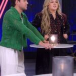 Kelly Clarkson Instagram - Those other two just don’t get it @NiallHoran 🤷🏼‍♀️ #TeamKelly #TheVoice