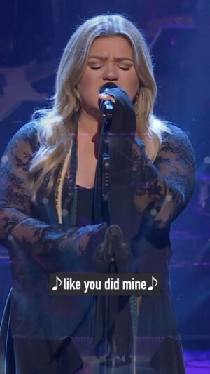 Kelly Clarkson Instagram - #mine 🎶