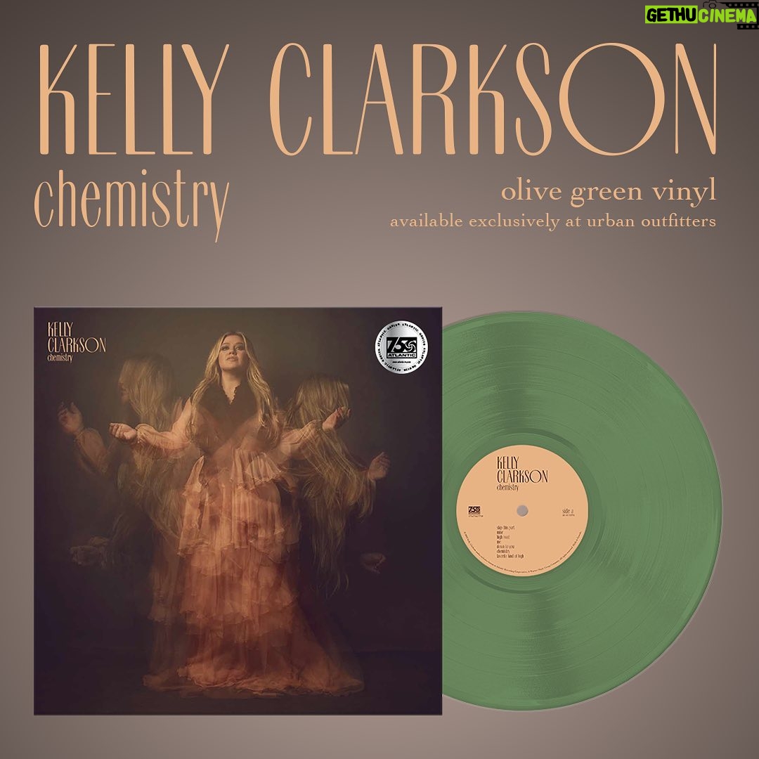 Kelly Clarkson Instagram - Have y'all seen the different vinyl options for my upcoming album #chemistry yet?! Check them out and pre-order yours today! 🍷💔☀️ Link in bio.
