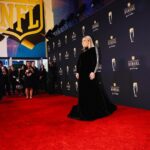 Kelly Clarkson Instagram – Tonight’s red carpet look at #NFLHonors ✨

Wearing: @gucci 
Mua: @gloglomakeup
Hair: @robertramoshair
Stylist: @cdicelove13
Photo: @weisseubanks

-Team KC