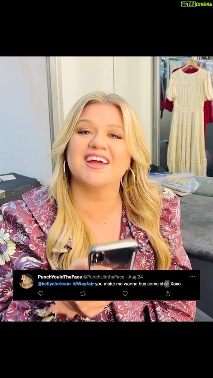 Kelly Clarkson Instagram - Keep the tweets coming, y’all! Who knows what we might come up with... 😉 #sweettweets #kellyclarksonxwayfair