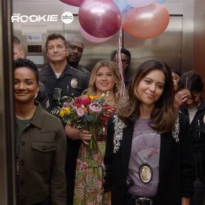 Kelly Clarkson Instagram - Come along for the ride with me on tonight’s new episode of #TheRookie! Watch at 8/7c on @ABCNetwork and stream on @Hulu. @TheRookieABC