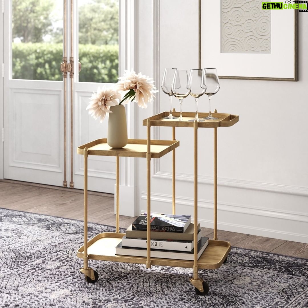 Kelly Clarkson Instagram - Anyone else hosting this year? Y’all, we got this! 💪 Get ready for holiday guests in style with my Kelly Clarkson Home line with @wayfair.