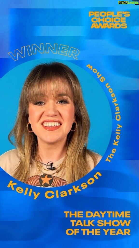 Kelly Clarkson Instagram - @kellyclarksonshow has a message after her win for this year’s Daytime Talk Show award! ⭐️ #PCAs