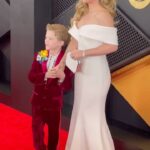 Kelly Clarkson Instagram - We think Kelly wins for the cutest #Grammys date 💕 Los Angeles, California