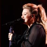 Kelly Clarkson Instagram - Thank you, Vegas! Y’all were incredible! I love my band and crew so much! #chemistry #chemistryvegas