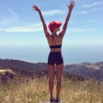 Kelly Rohrbach Instagram – where the sea meets the sky! 🏄🏼💃🏻☀️😄