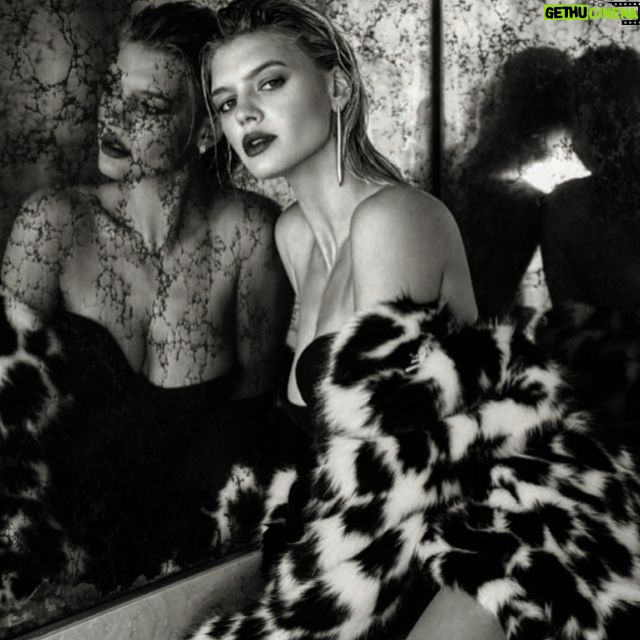 Kelly Rohrbach Instagram - @c.magazine thank you to everyone involved! A wonderful day and shoot! 💋 @edmondalison @zoeygrossman @mararoszak @patidubroff