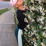 Kelly Rohrbach Instagram - springtime got me like...💐🌸😤#CantGetEnoughOfThatJasmine