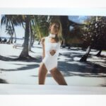 Kelly Rohrbach Instagram - I'm dreaming of a white Christmas.... nope. not at all, hate the cold. Hello paradise!