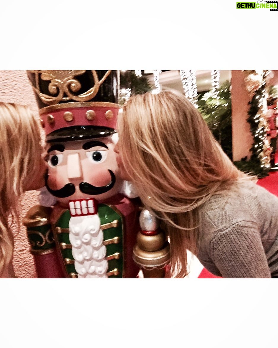 Kelly Rohrbach Instagram - nutcracker, not that in to it
