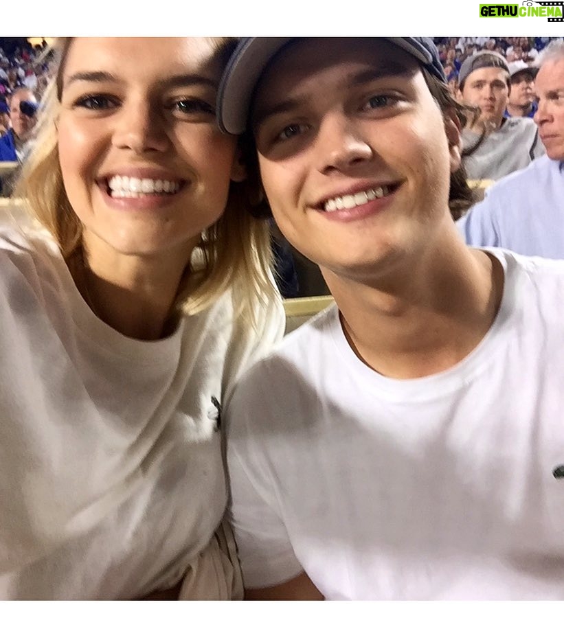 Kelly Rohrbach Instagram - #LADODGERS βΎοΈ don't even know the name of the other team, just here for the hotdog ππΊππΌ