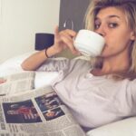 Kelly Rohrbach Instagram - Hotel, motel, holiday inn..say whatttt. Nothing better than a Sunday morning in a hotel bed! ☕️👌🏻