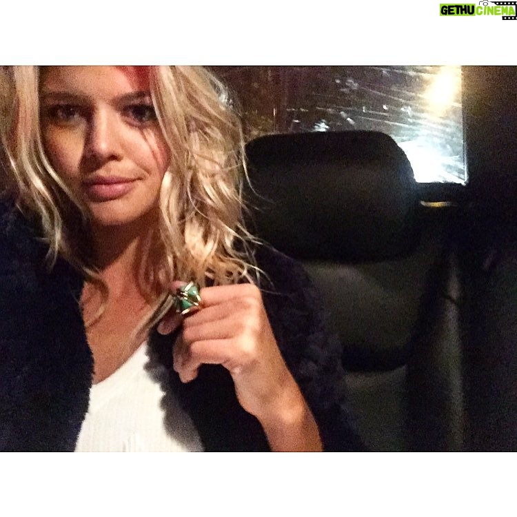 Kelly Rohrbach Instagram - back in a New York State of mind 😲 #holyfreezing