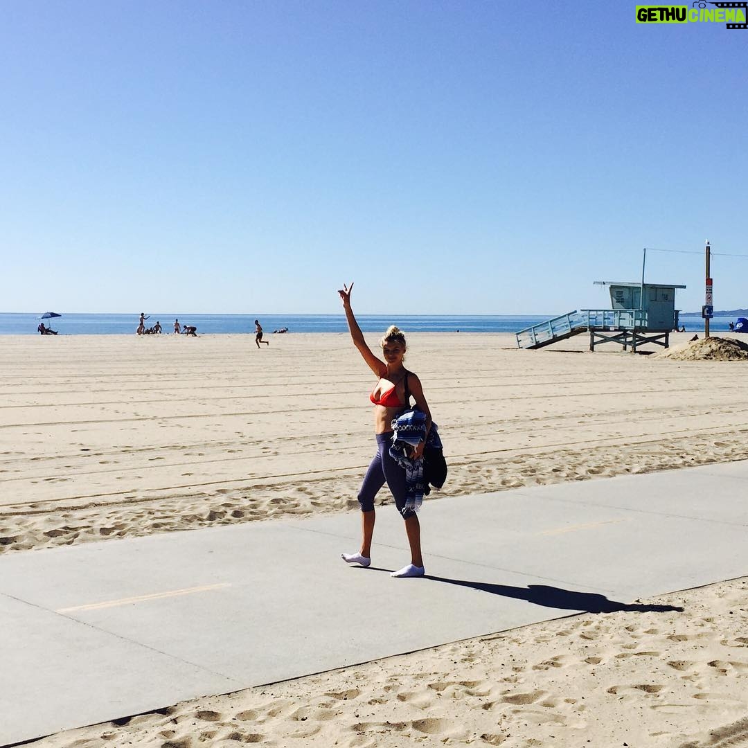 Kelly Rohrbach Instagram - playing hooky #sorryimnotsorry
