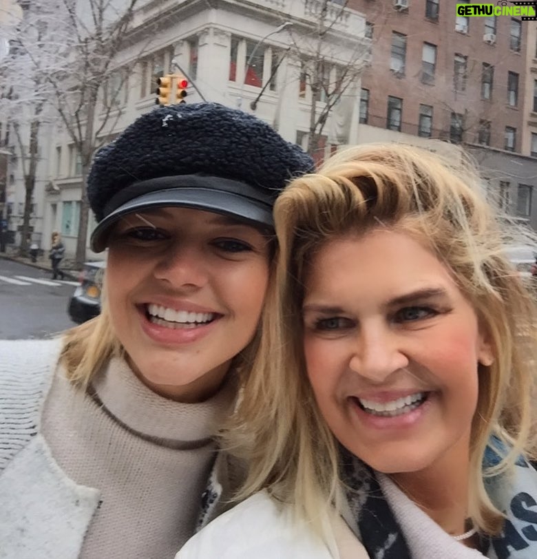 Kelly Rohrbach Instagram - I am blessed to have the most wonderful role model, my mom, who has led by example to teach me what it means to be a strong, compassionate woman with integrity. On #womensday a moment of gratitude to all the women who give us the support and confidence to go out into the world as our best self🙏🏼