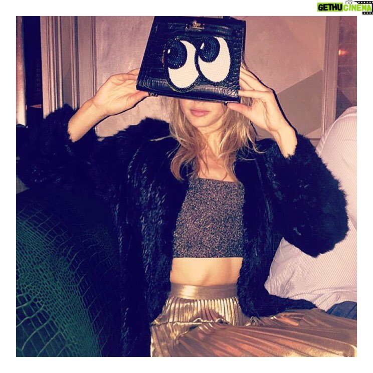 Kelly Rohrbach Instagram - Eye see you...