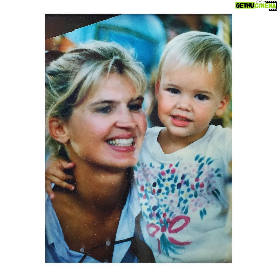 Kelly Rohrbach Instagram - #FBF Mum and me!