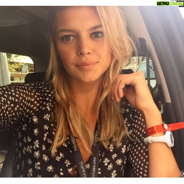 Kelly Rohrbach Instagram - 🍎 #globalcitizen