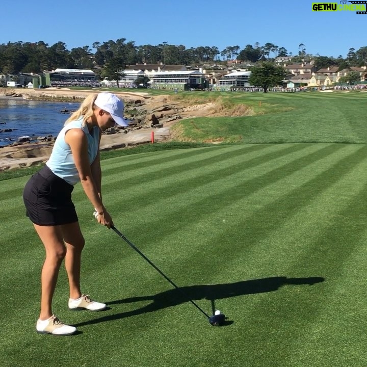 Kelly Rohrbach Instagram - Doesn’t get much better than this! ☀️🐳⛳️ AT&T Pebble Beach Pro-Am