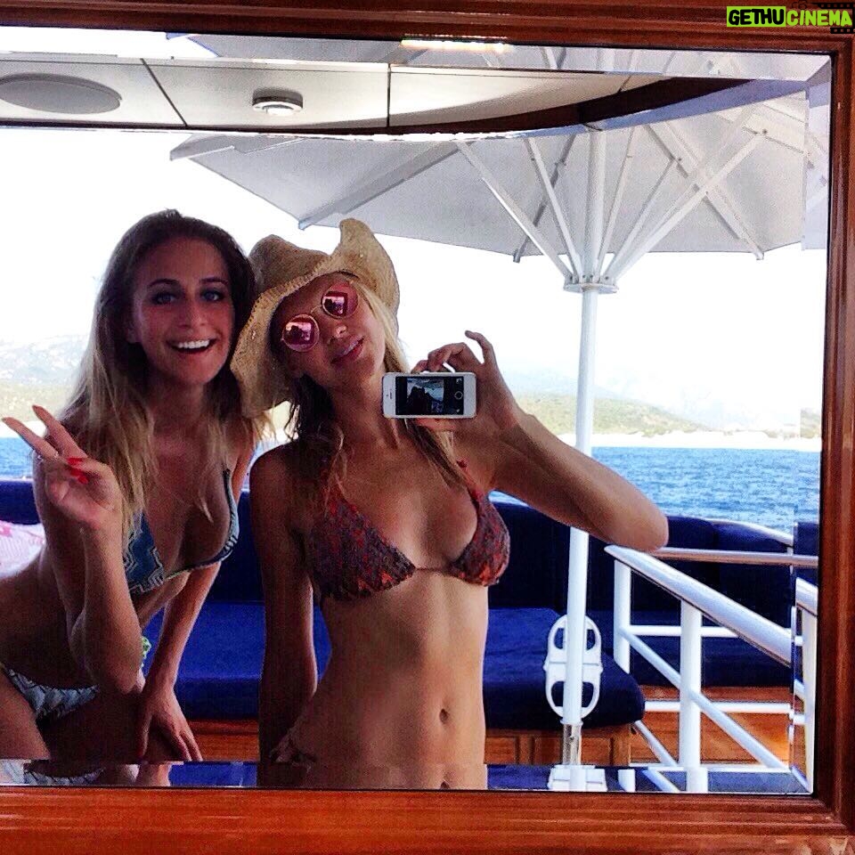 Kelly Rohrbach Instagram - setting sail with @emvonhofsten 🚣 #ahoy