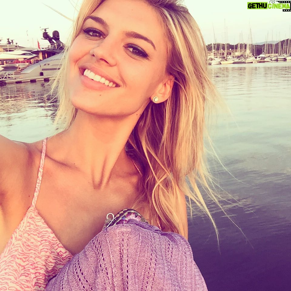 Kelly Rohrbach Instagram - sunrise shot 😬😋😖😉 #aboutlastnight Port de Saint-Tropez