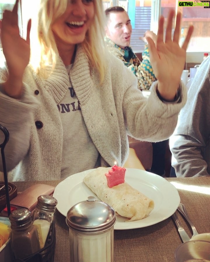 Kelly Rohrbach Instagram - Birthday breakfast burrito at the local diner, living life on the edge 👌🏼
