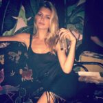 Kelly Rohrbach Instagram – Weeeekennd 💥💥 🚖🚖🗽🗽😝😜 Indochine