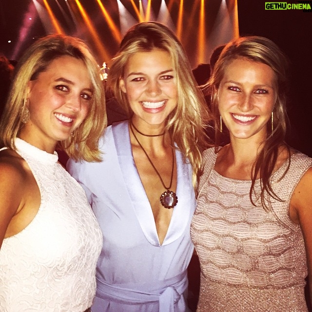 Kelly Rohrbach Instagram - Sir Paul 🐞 @brohrbach126 @chrizzyjones #RHBenefit