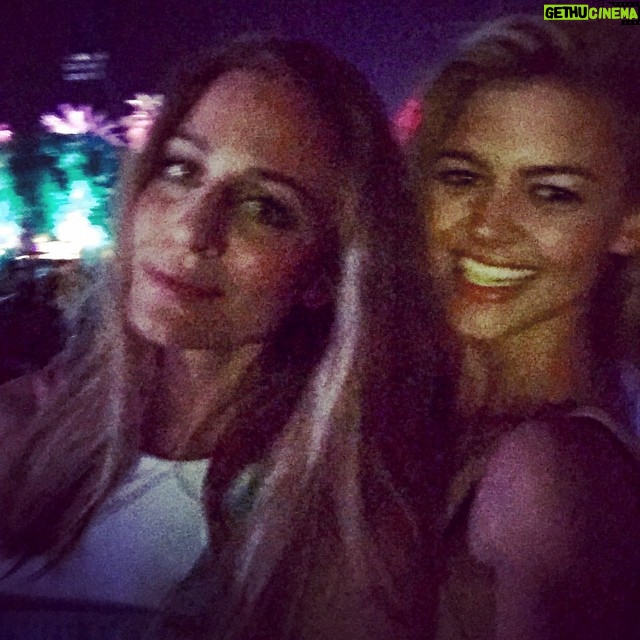 Kelly Rohrbach Instagram - ✌️✌️✌️#coachella