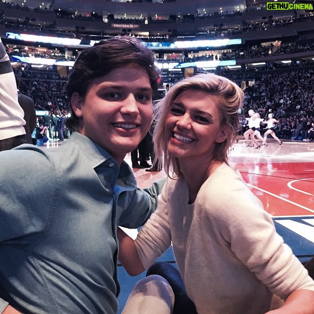 Kelly Rohrbach Instagram - Basketball with my baby bro @robertrohrbach. Let's go #knicks MSG