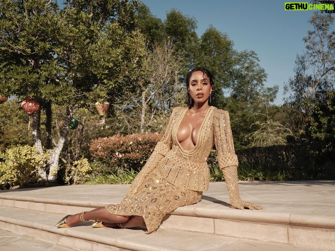 Kelly Rowland Instagram - Grazie @graziaphilippines 🤎🤎