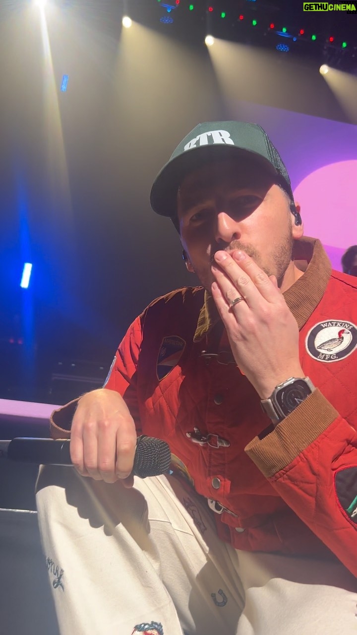 Kendall Schmidt Instagram - This is my ghost writing this caption. OMG!!! @kendallschmidt 🫶 #iHeartJingleBall #Hot995JingleBall