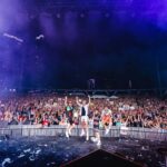 Kendall Schmidt Instagram - Sweet sweet Miami! What a pleasure it is to visit your beautiful city. Thank you all for an amazing night, and thank you @maffio @homerogallardomusic for joining us on stage! 📸 @aarongatewoodx 📸 Miami, Florida