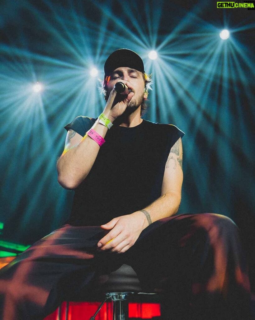Kendall Schmidt Instagram - You can find me in the zone 😵‍💫 @bigtimerush #BTRForeverTour