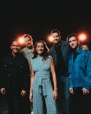 Kendall Schmidt Instagram - Couldn’t have made this video happen without @heysydneypark 
Pro is an understatement. And she kept complimenting my mustache. Love you Syd!

Watch Not Giving You Up!
LINK IN BIO
@bigtimerush