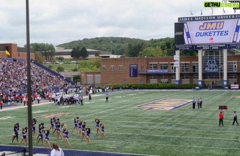 Kendall Vertes Instagram - Let us bowl🏈🎳 James Madison University
