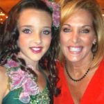 Kendall Vertes Instagram - Happy birthday to my superwoman🩷 you make life so much easier and I cannot be more thankful. My role model, bestfriend, biggest fan, and the best dancemom. I love you to the moon and back🤍