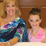 Kendall Vertes Instagram - Happy birthday to my superwoman🩷 you make life so much easier and I cannot be more thankful. My role model, bestfriend, biggest fan, and the best dancemom. I love you to the moon and back🤍