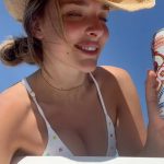 Kendall Vertes Instagram - Summer at the lake♥️ with friends and @voozhydrate 💦 #bangenergy #voozhydrate #friends #stayhydrated #delicious