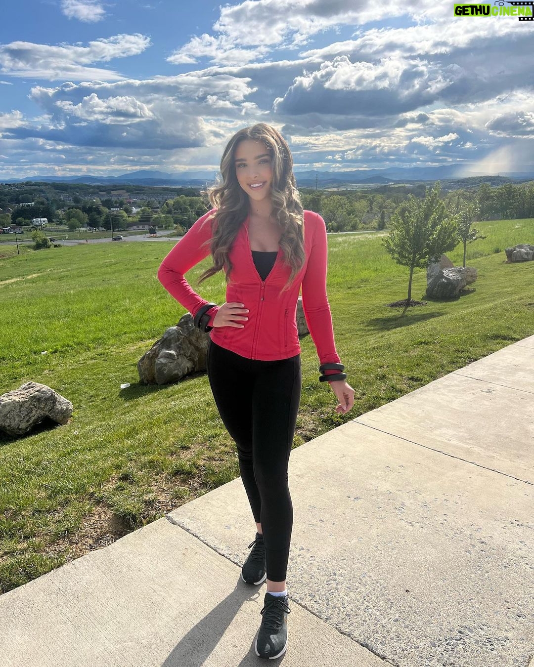 Kendall Vertes Instagram - Got my @laceup_athletics onš¤ The best weights ever