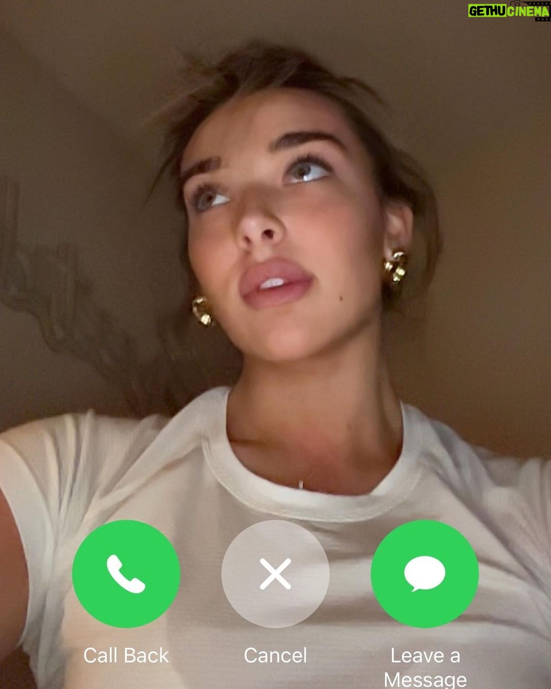 Kendall Vertes Instagram - I'll call back later📞