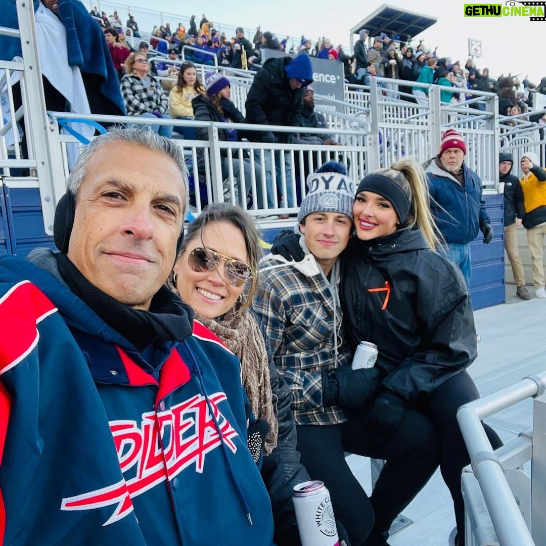 Kendall Vertes Instagram - A whole lot to be thankful for this year🏹☁️🤍 Happy thanksgiving