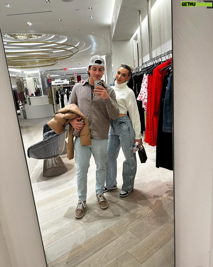 Kendall Vertes Instagram - 2024 loading... New York, New York